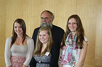 Erfreulicherweise gehörte auch die Arbeit von Ruth Balzer (Jgst. 12) zu den dreißig besten abgegebenen Arbeiten. Ruth wurde deshalb ebenfalls zu einer Schülerakademie ins Franz-Hitze-Haus eingeladen.